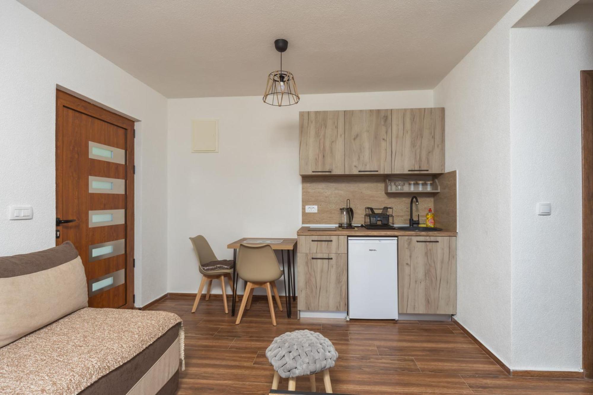 Jasen Lakeview Вірпазар